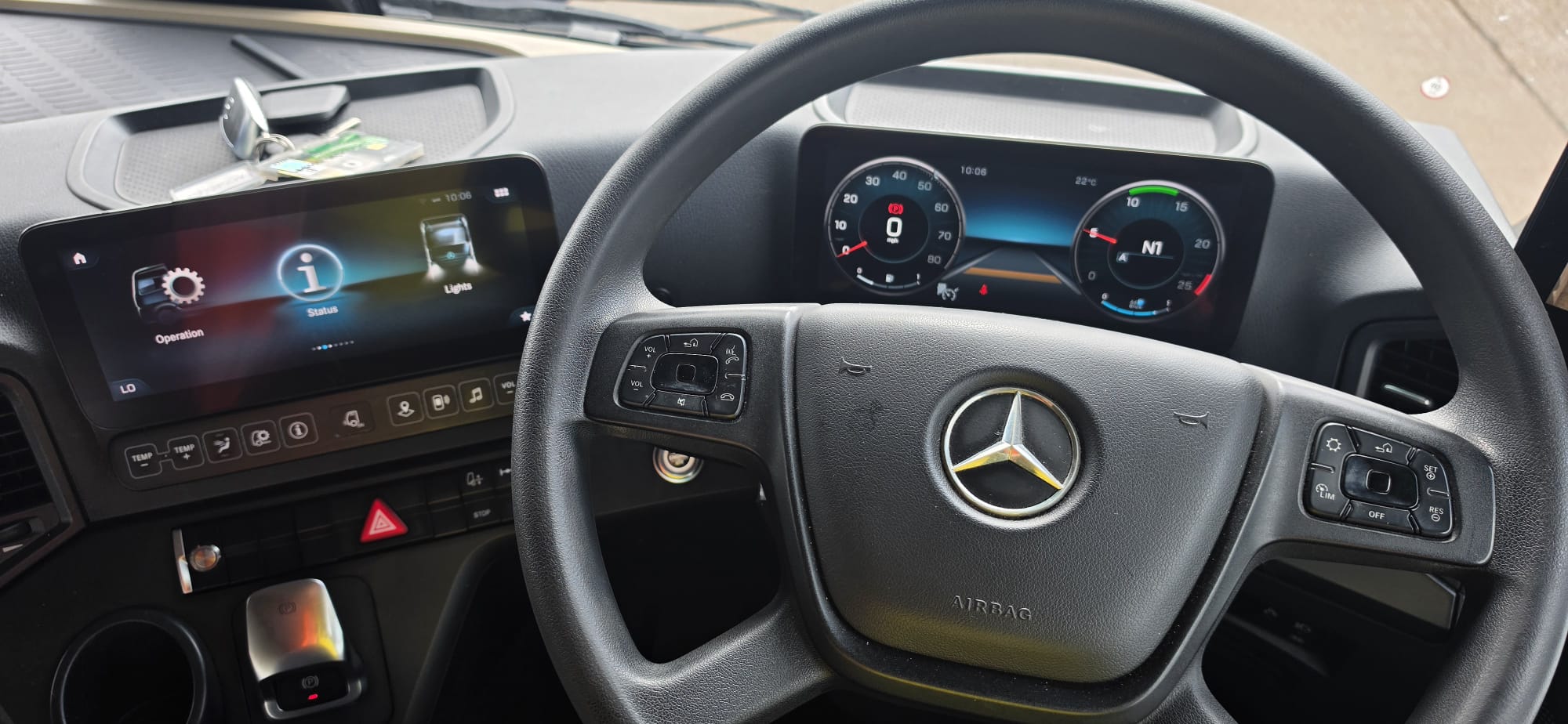 Mercedes Actros digital dashboard